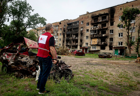 Her er et billede fra mit besøg i Butcha, hvor flere bygninger var sønderbombede.